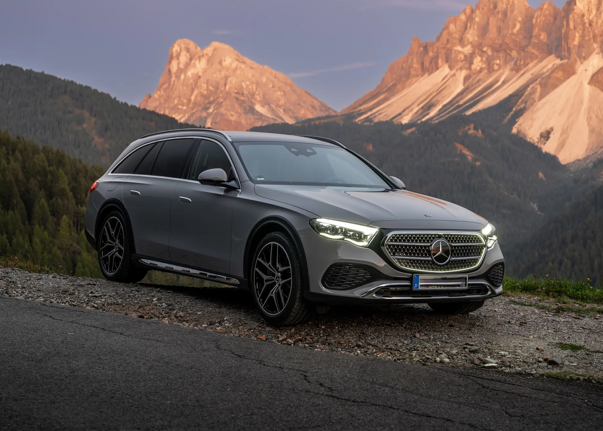 Mercedes E Klasse sophisticated design advanced technology E-Class business sedan